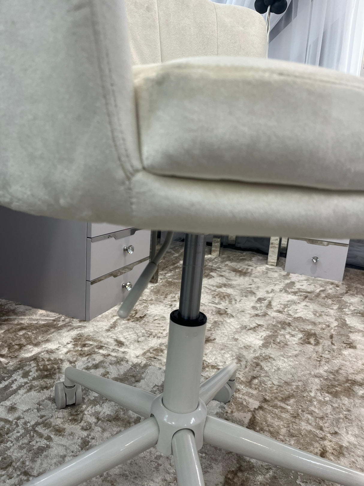 Glam Shell Swivel Chair