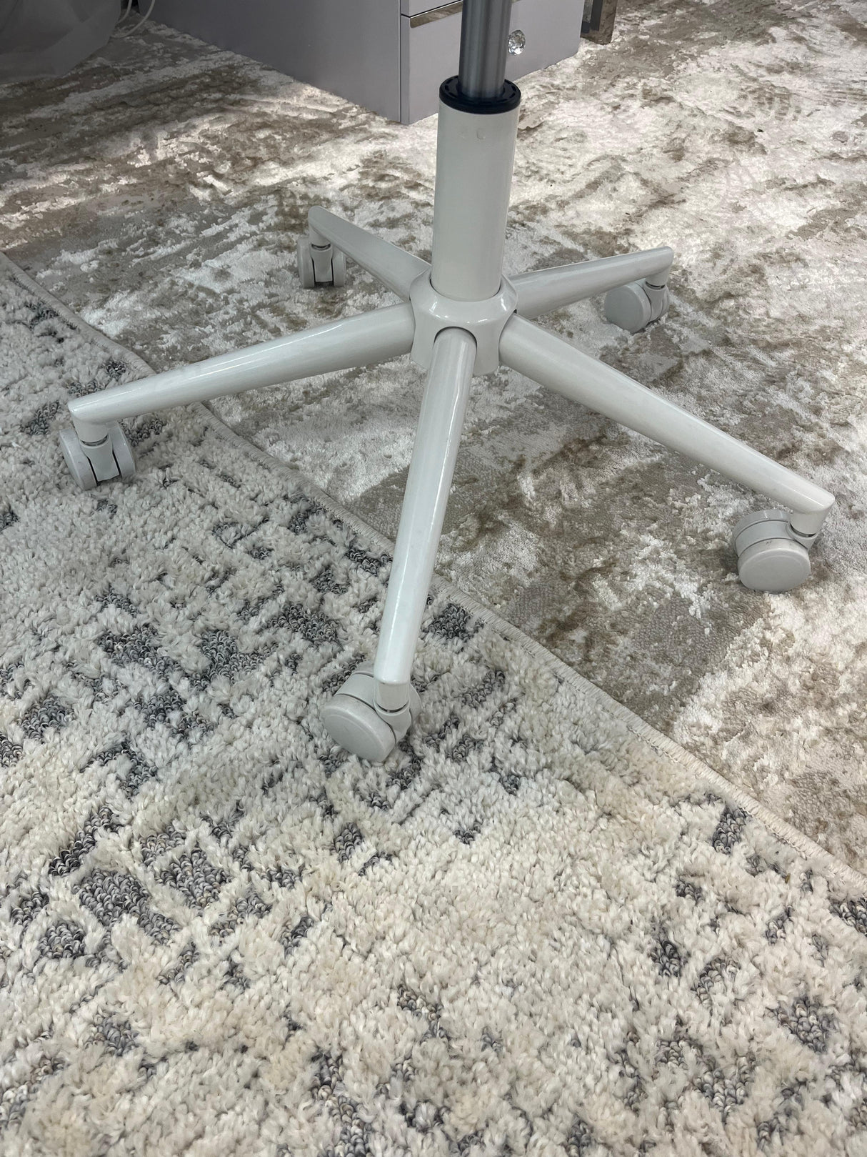 Glam Shell Swivel Chair