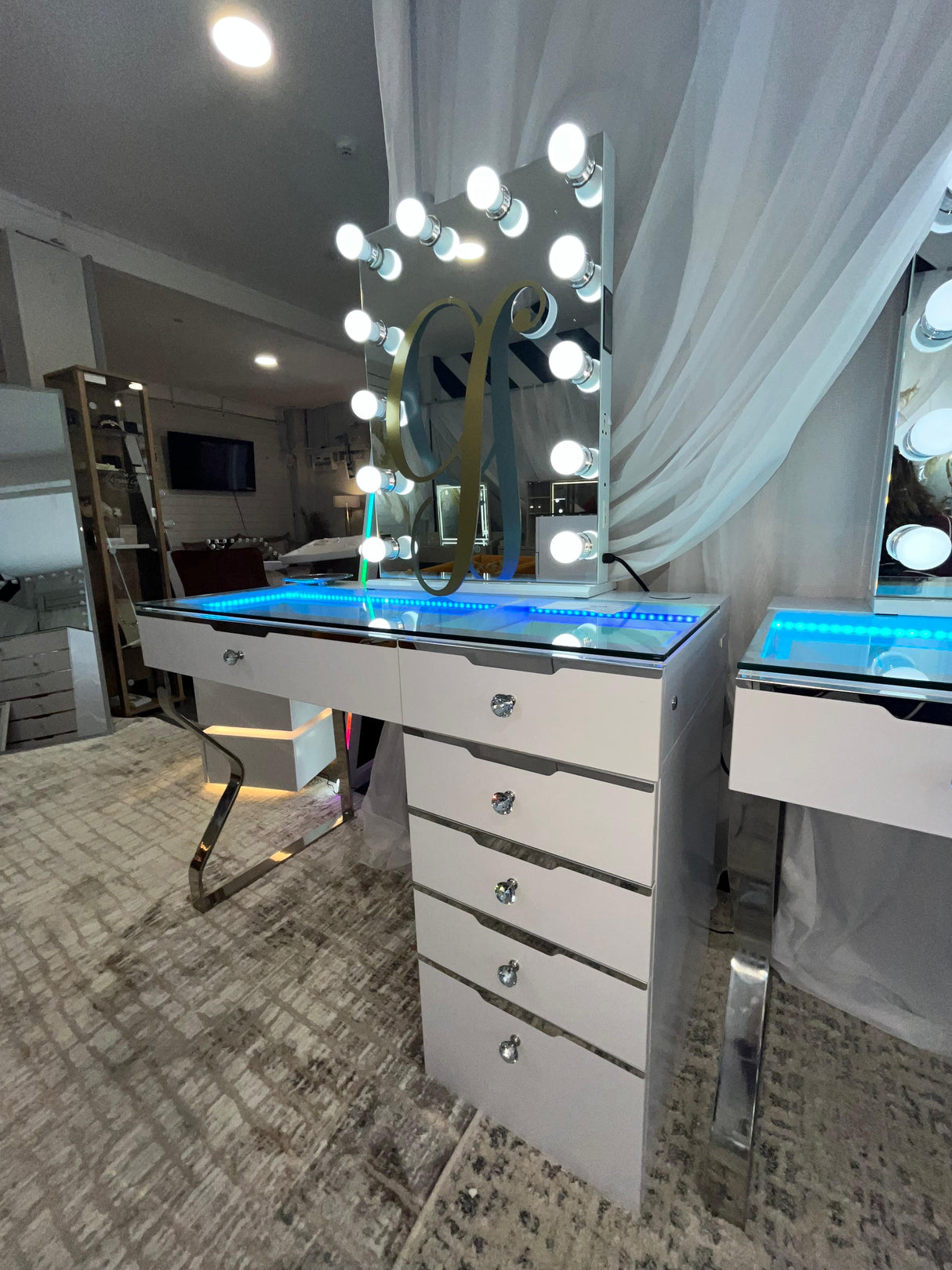 Glam 6 Drawer Vanity Dresser