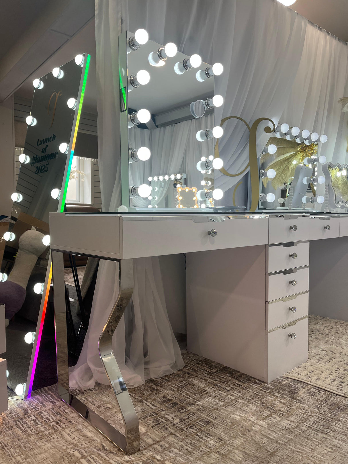 Glam 6 Drawer Vanity Dresser