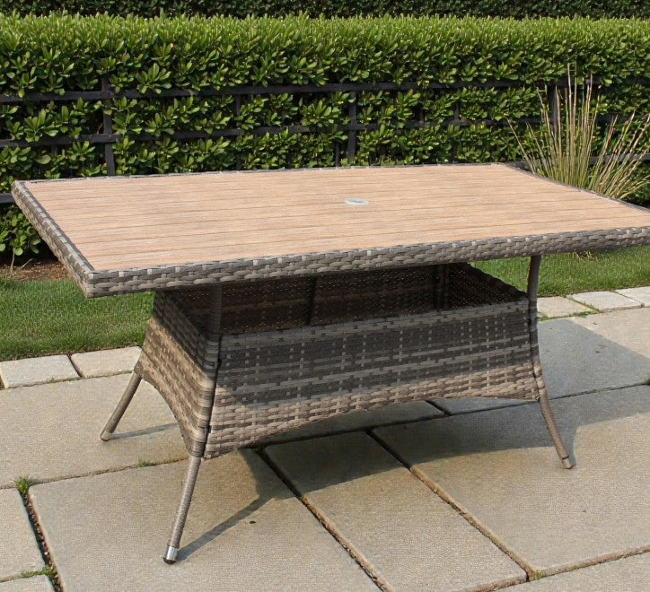 Valencia garden dining set with a sleek Polywood-topped rectangular table at the furniture store ni