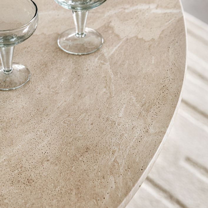 Pedra Round Dining Table