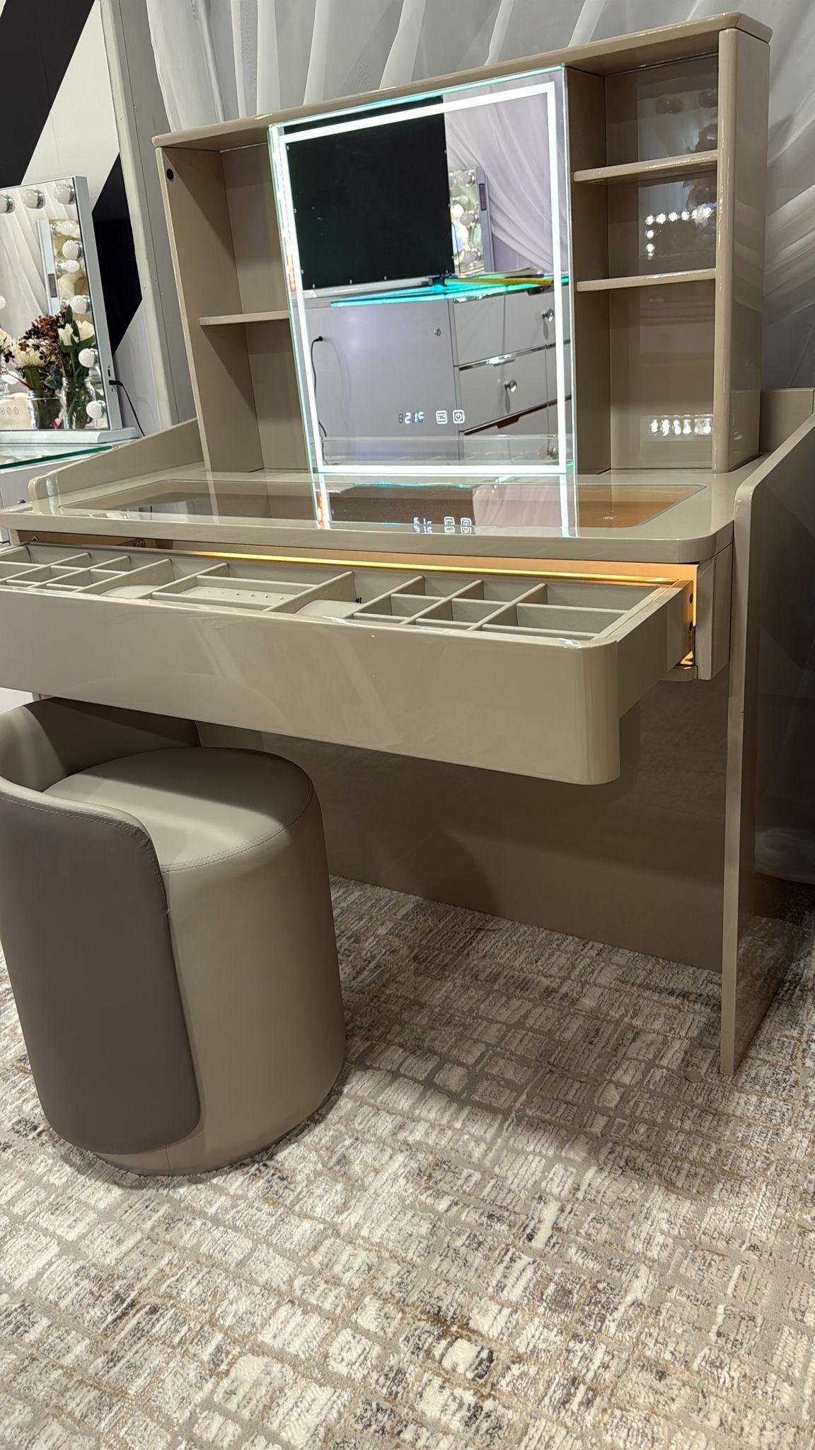 Glamour Elevate Station