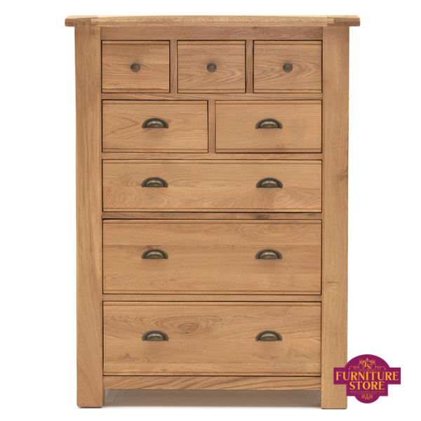 The 8 drawer chest solid oak breeze comes with 3 drawers at top with round brass handles and 2/3 drawers with half moon brass handles.
